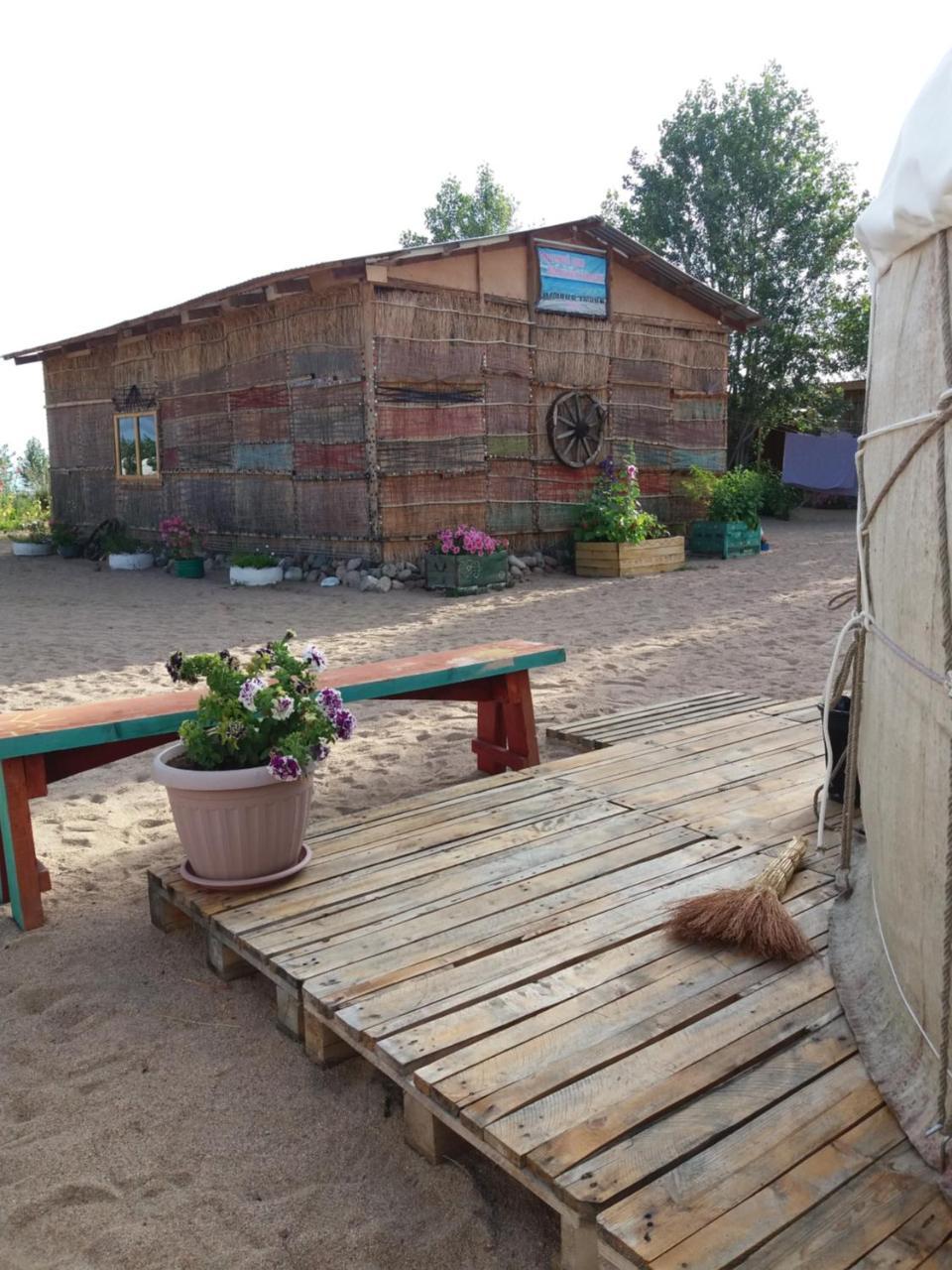 Отель Yurt Camp Tosor Тосор Экстерьер фото