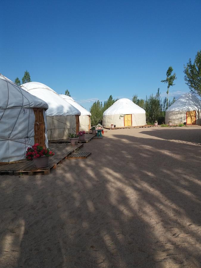 Отель Yurt Camp Tosor Тосор Экстерьер фото